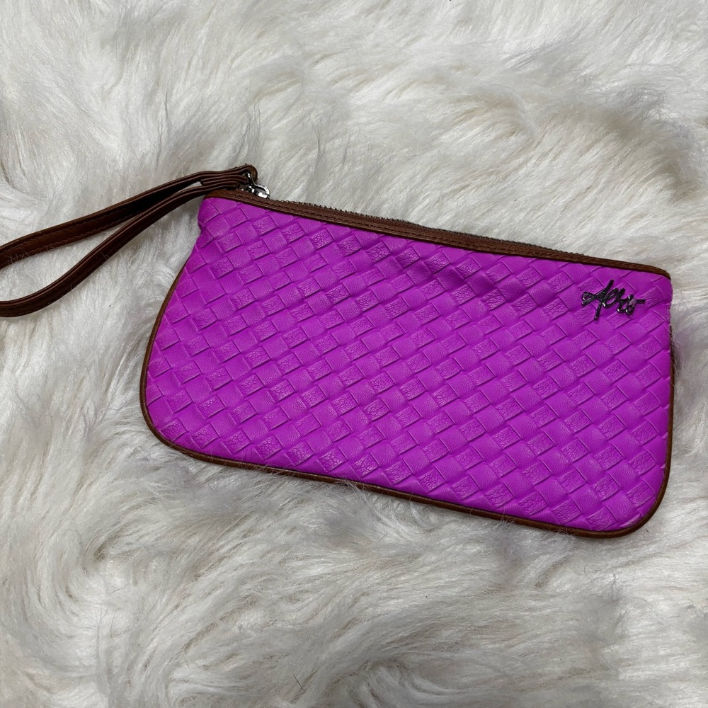 Y2K Aero Aeropostale Faux Weave Wristlet Wallet in Magenta Purple